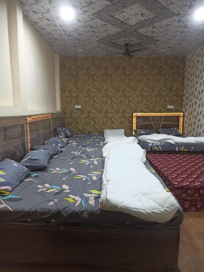 Shree Kashi Govardhan Dham Hotell Ujjain Eksteriør bilde